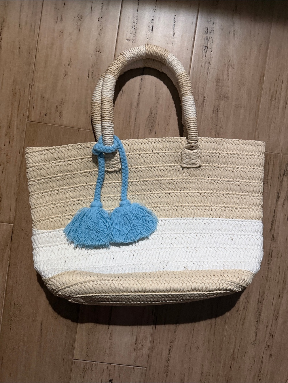 Altru Neutral Straw Tote with Sky Blue Tassel Accent NWOT